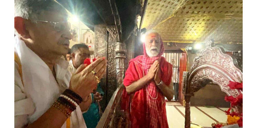 जगदम्बा मंदिर में पूजा कर ललन सिंह ने की चुनाव प्रचार अभियान की शुरूआत 